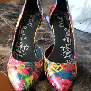 NWOT🌺🌺 Brash summertime Heels!